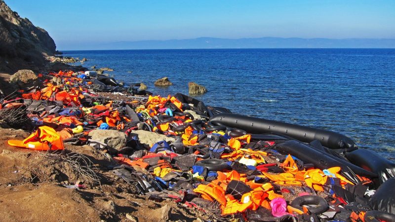 Cimitero di migranti nel Mediterraneo, l’Europa deve cambiare rotta.