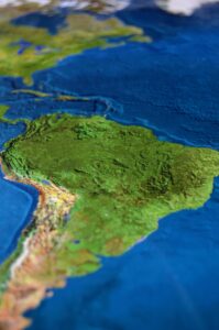 Immagine a colori della cartina del sudamerica